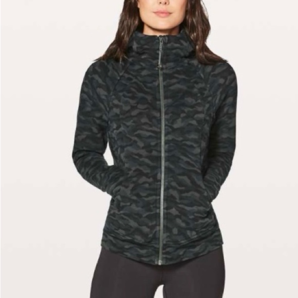 Lululemon Scuba Hoodie 
Sequoia Camo 
Size 10